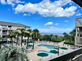 The Breakers #220 Beach Condo, Beautiful Ocean View at Coligny Beach, 4 N Forest Beach Drive Hilton Head, Walk to all Shops Restaurants, Renovated Jan 2024, Vacation Rental HHI LLC